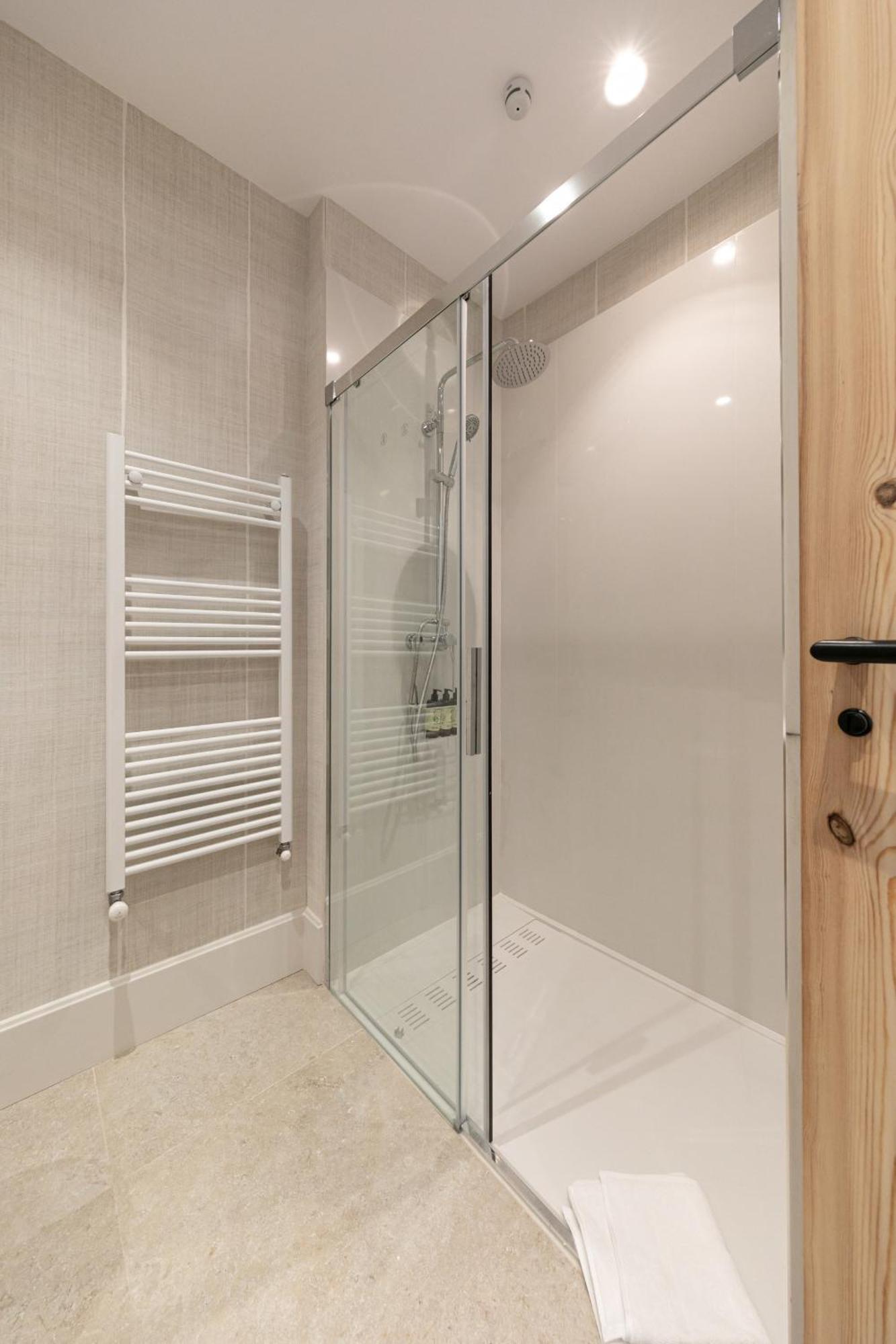 Green-Apartments Reales Atarazanas Suites Seville Ngoại thất bức ảnh
