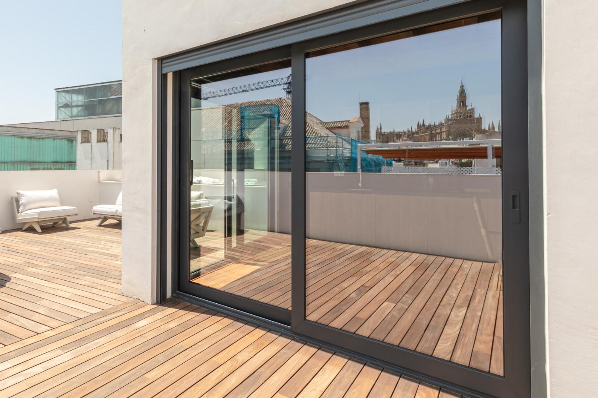 Green-Apartments Reales Atarazanas Suites Seville Ngoại thất bức ảnh